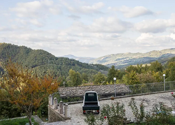 Antico Maniero La Ploca * 카스틸리오네 델 페폴리